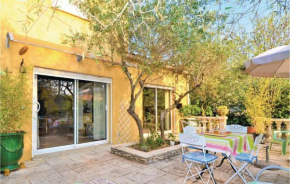 Nice home in Nîmes w/ Outdoor swimming pool and 1 Bedrooms